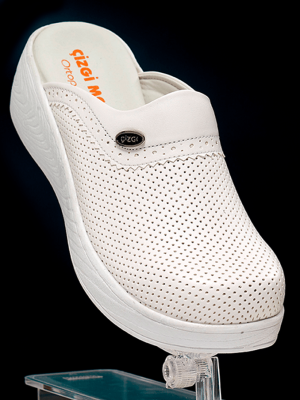 Beyaz Kadın Doktor Hemşire Medikal Plus Prestij Desenli Sabo Terlik