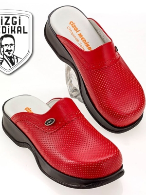 Kırmızı Kadın Doktor Hemşire Medikal Klasik Delikli Sabo Terlik