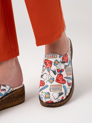 Kalp Atışı Kadın Doktor Hemşire Medikal VivaColor Sabo Terlik