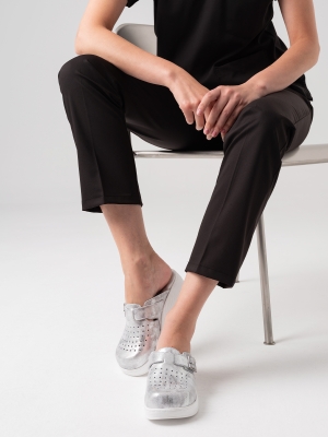 Silberne Damen Arzt Krankenschwester Medizinische Gold Schnalle Echtes Leder Sabo Clogs