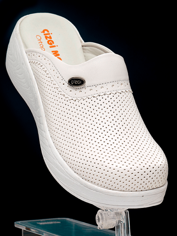 Beyaz Kadın Doktor Hemşire Medikal Plus Prestij Desenli Sabo Terlik