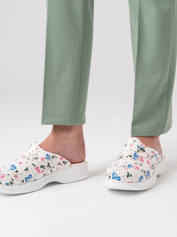 Flowering Women's Doctor Nurse Medical Classic Perforated Clogs