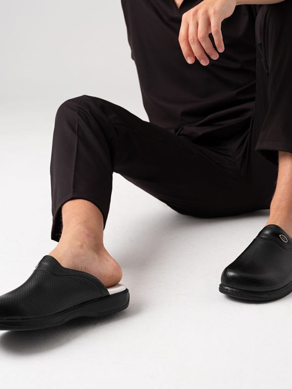 Siyah Erkek Doktor Hemşire Medikal Klasik Delikli Sabo Terlik