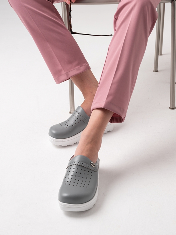 Gri Kadın Doktor Hemşire Medikal Gold Fit Hakiki Deri Sabo Terlik