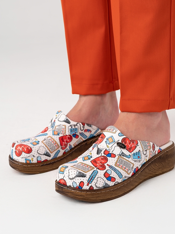 Kalp Atışı Kadın Doktor Hemşire Medikal VivaColor Sabo Terlik