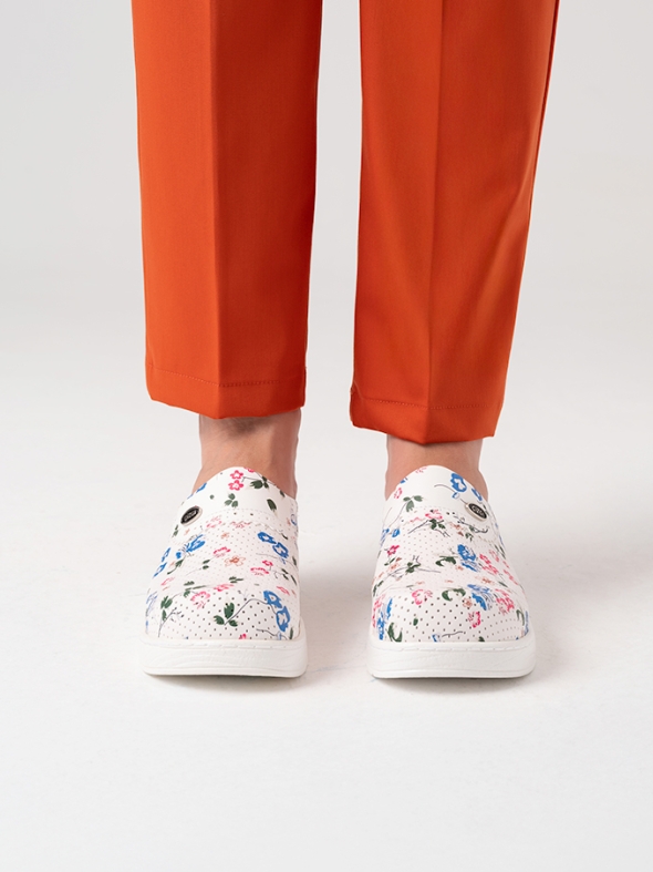 Flowering Women's Doctor Nurse Medical Plus Prestige Patterned Clogs